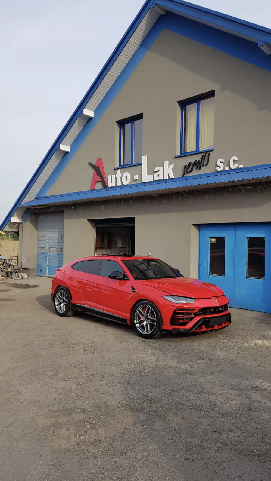 Przywracamy salonowy blask Twojemu autu.